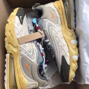 Travis Scott 270 - Size 9.5